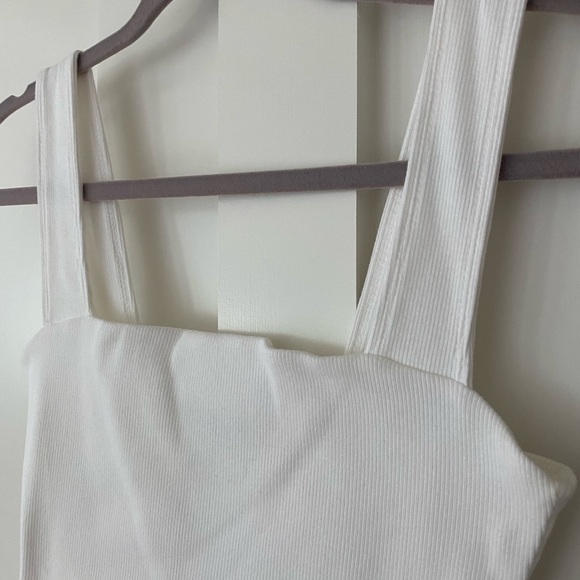 A&F Ribbed cropped tank - Picture 2 of 3